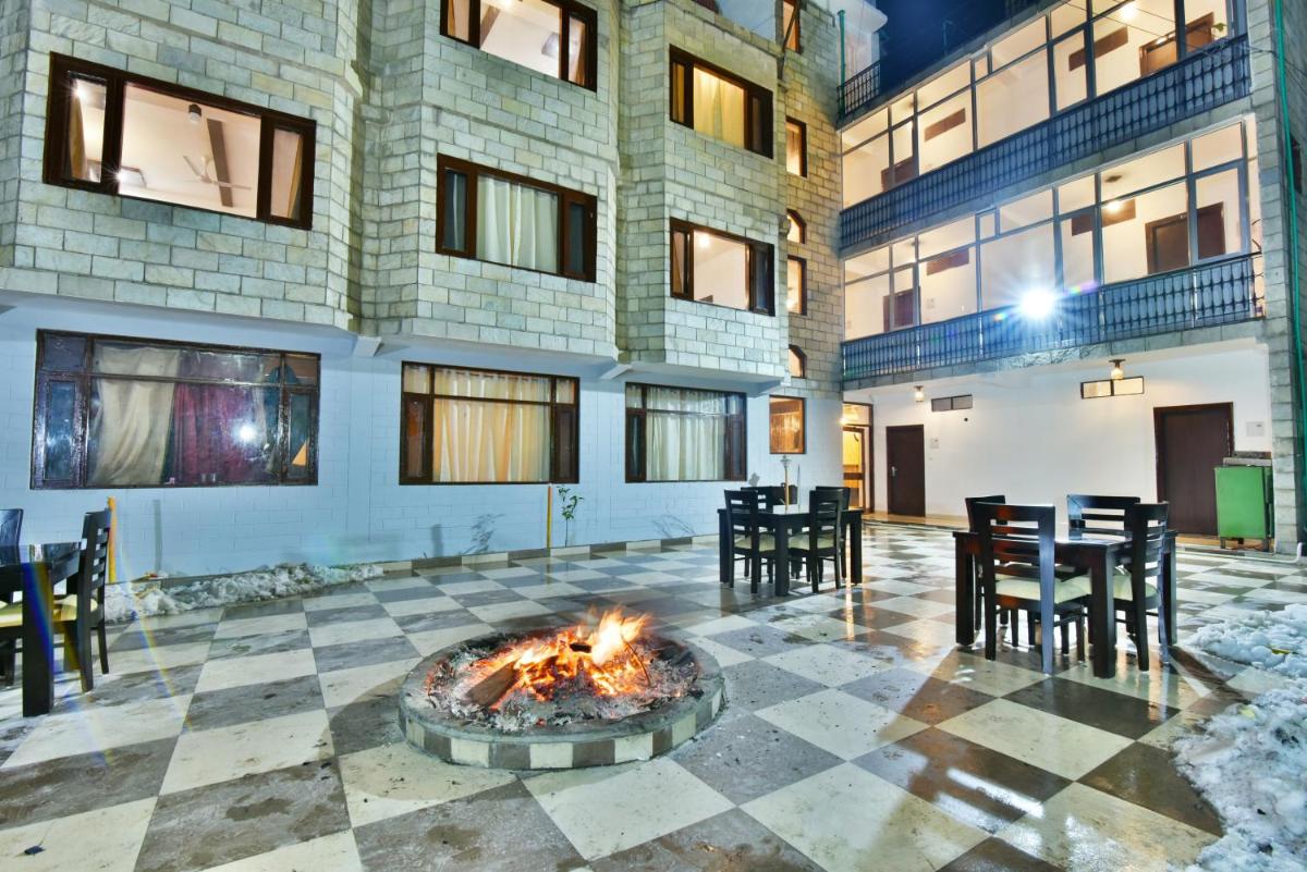 Kapoor Resort by DLS Hotels