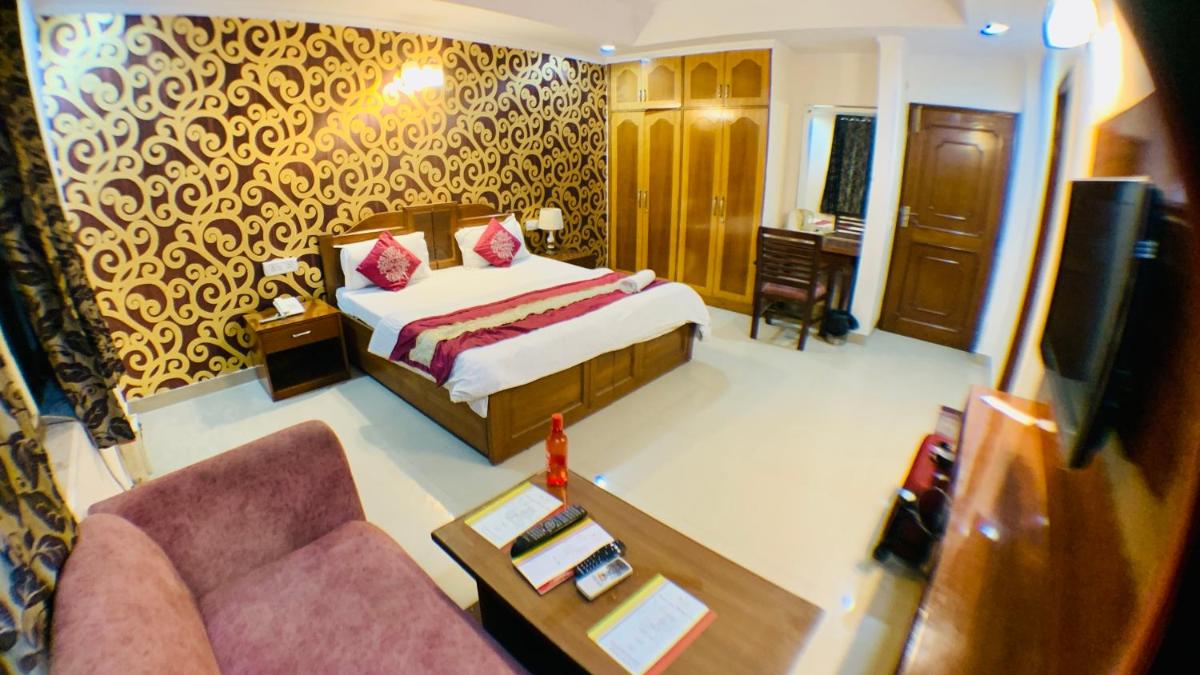 Kashish Residency and Banquet