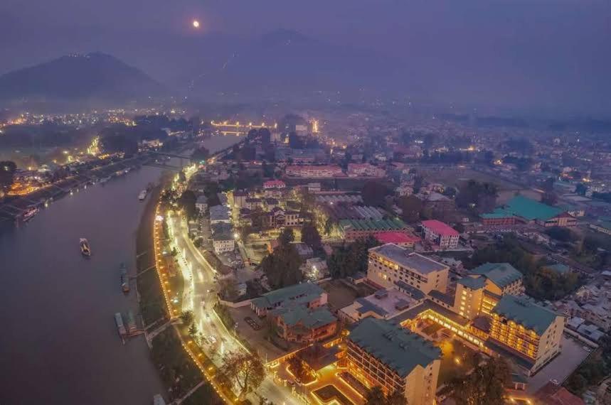 Kashmir luxury stay