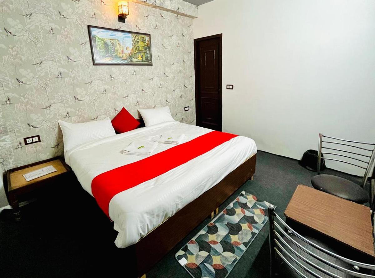 Kings Court - Saket
