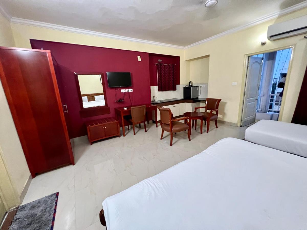 Kings Suites Palace Grounds