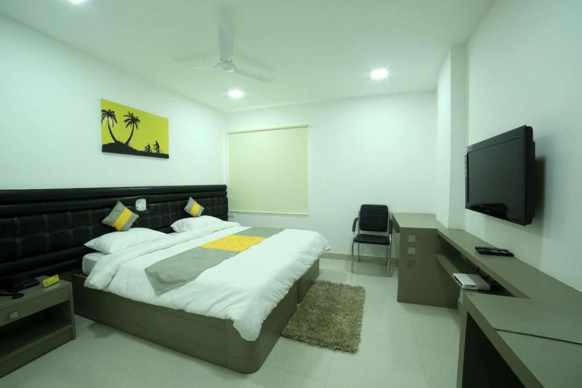 La Riviera Suites