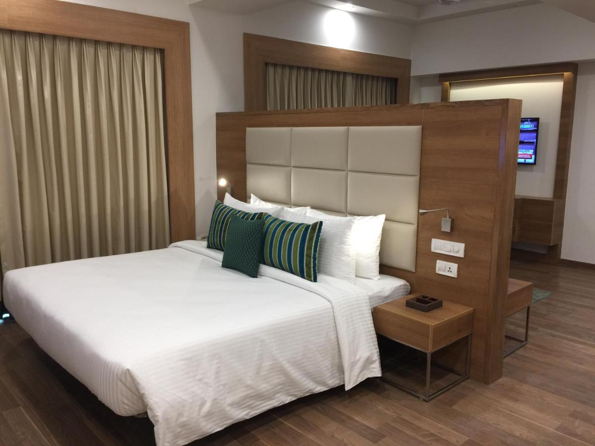 Lemon Tree Hotel, Sector 60, Gurugram