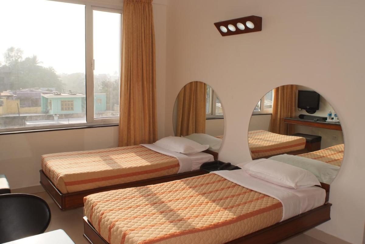 Lotus Comfort - A Pondy Hotel