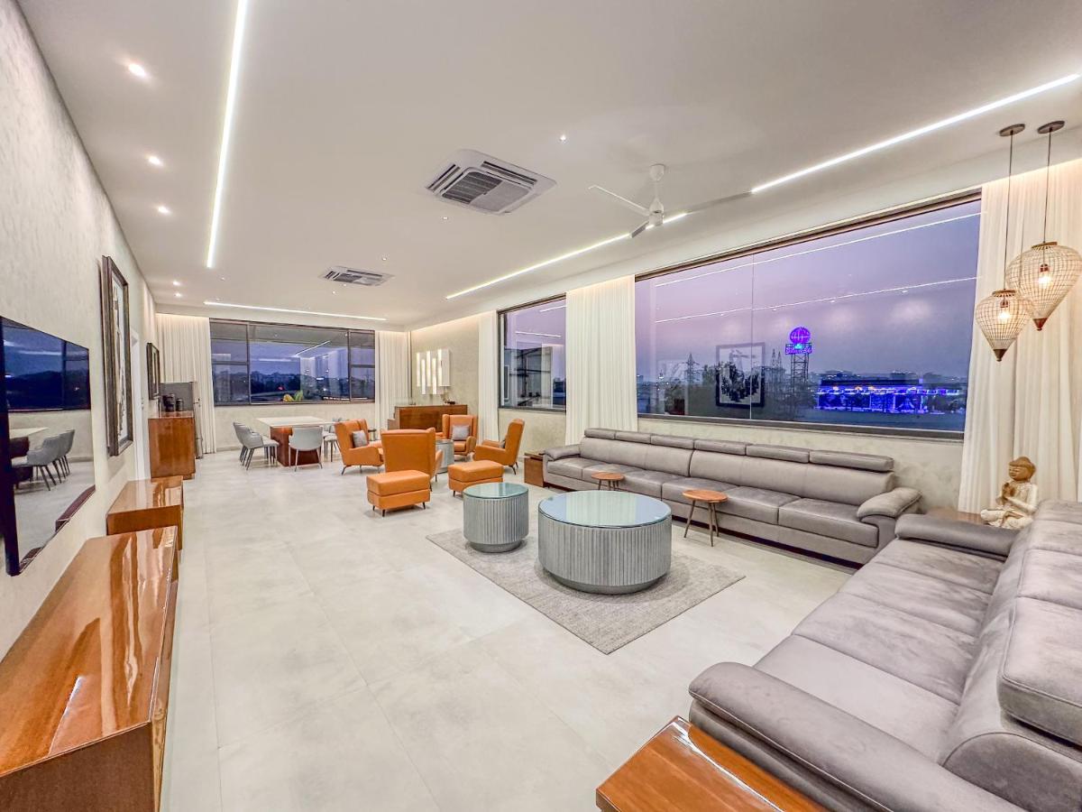 Luxe Apartment