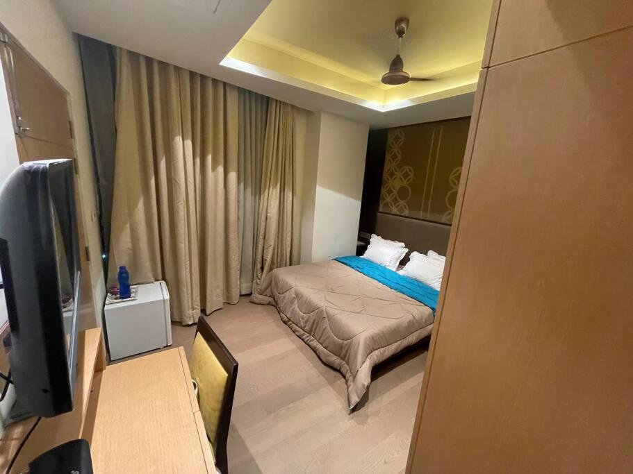 Luxurious 5 Star Studio Apartment