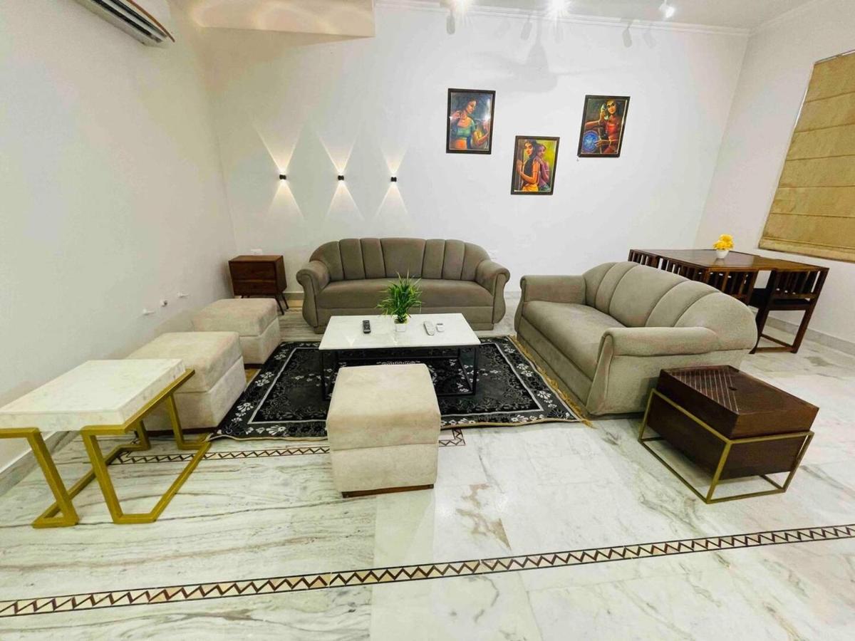 Luxurious & modern 4bhk villa