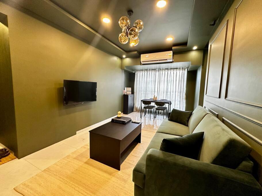 Luxury 2BHK in Khar West