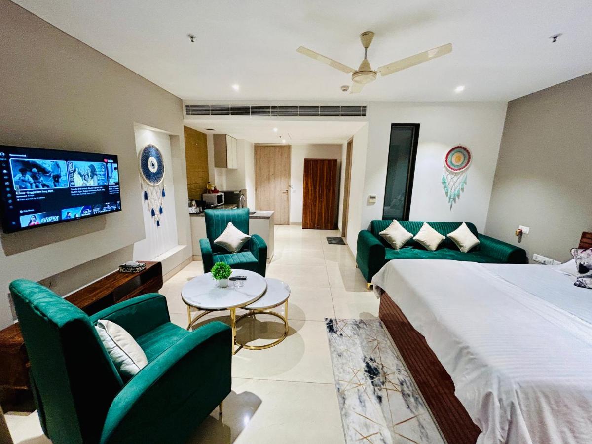 Luxury Studio with Garden Patio by Tulip Homes