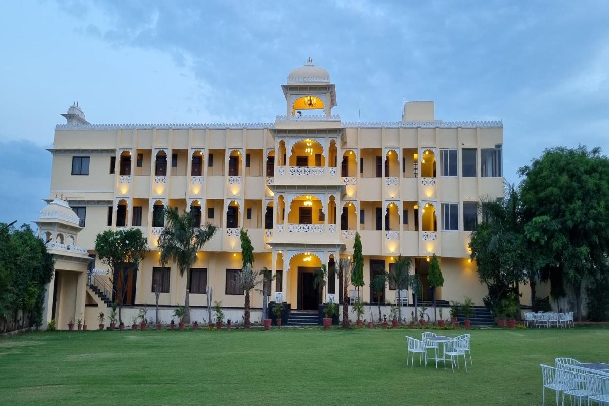 Maangarh Resorts