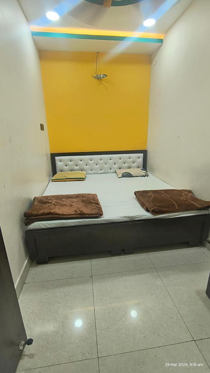 Manoj guest house
