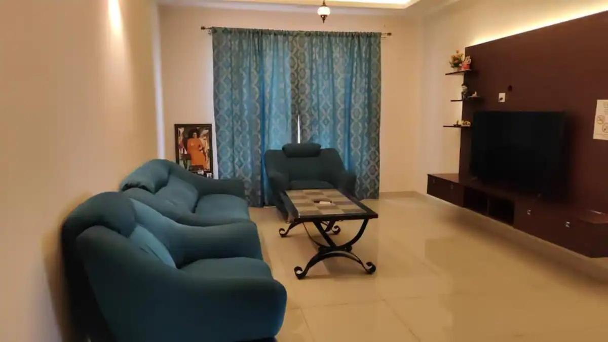 Marvellous 3BHK 34 Floor 100 Mbps - Veg Family Only
