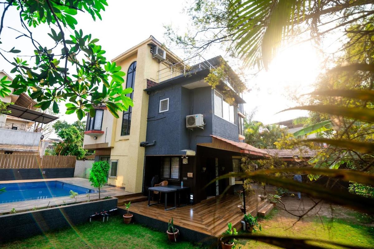 Misty Palace Villa with Private Pool