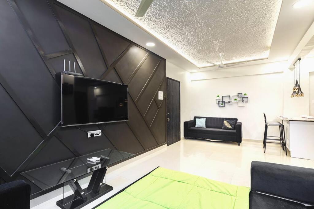 Modern Spacious 1Bedroom Apt in Bandra Carter rd