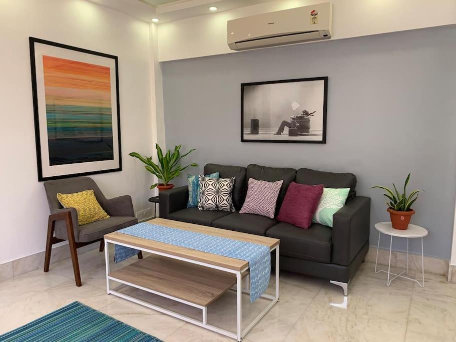 Mon Desire 1, Perry Cross Rd, Bandra West by Connekt Homes