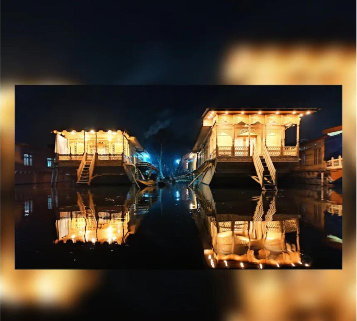 MUH NISHAT HOUSEBOAT