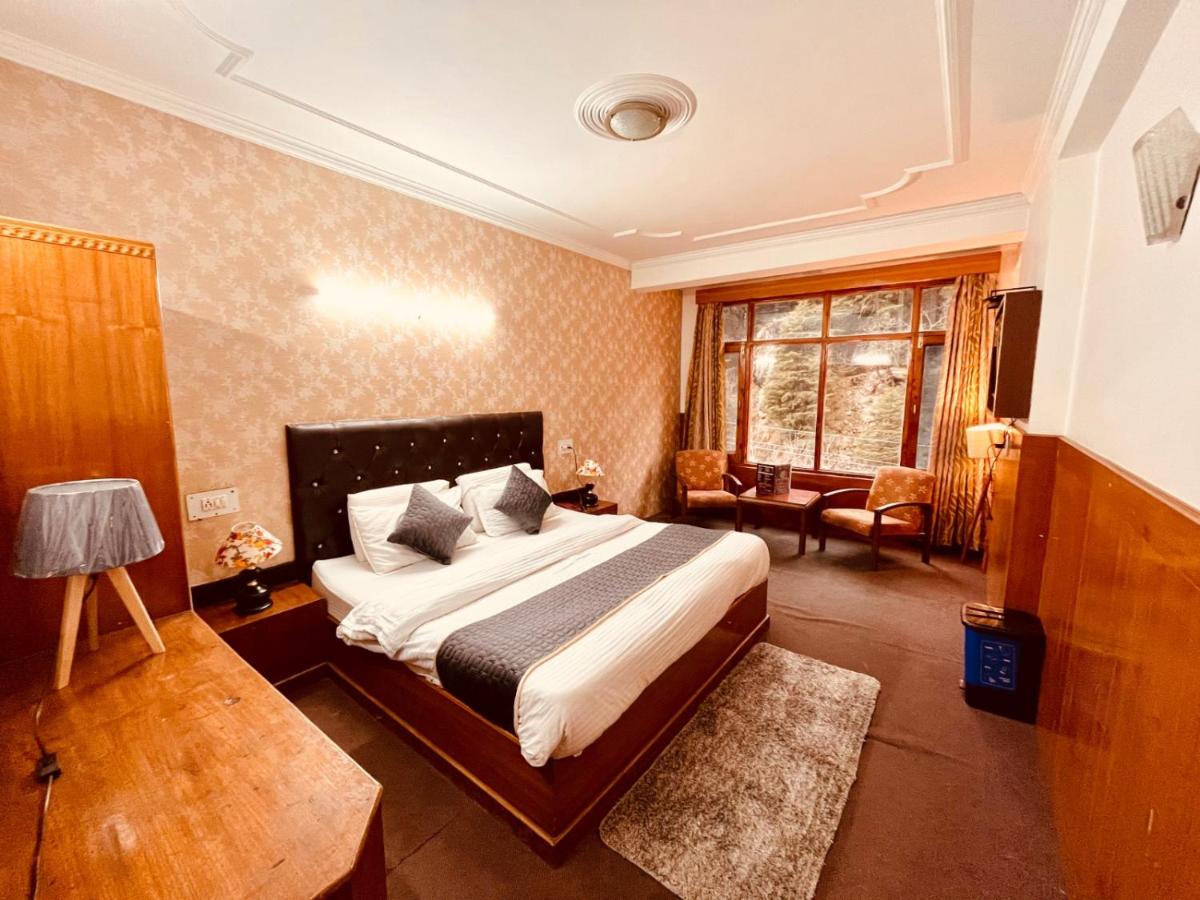 Nadi Kinare , Mall Road Manali - A Riverside Resort