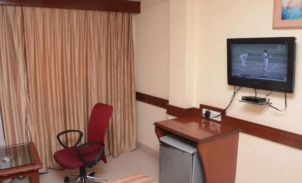 Nandhini Deluxe Hotel