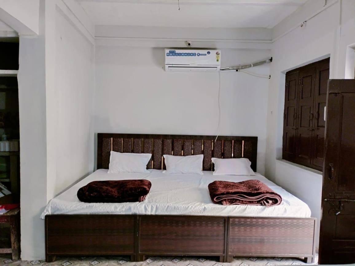Navya Guest House