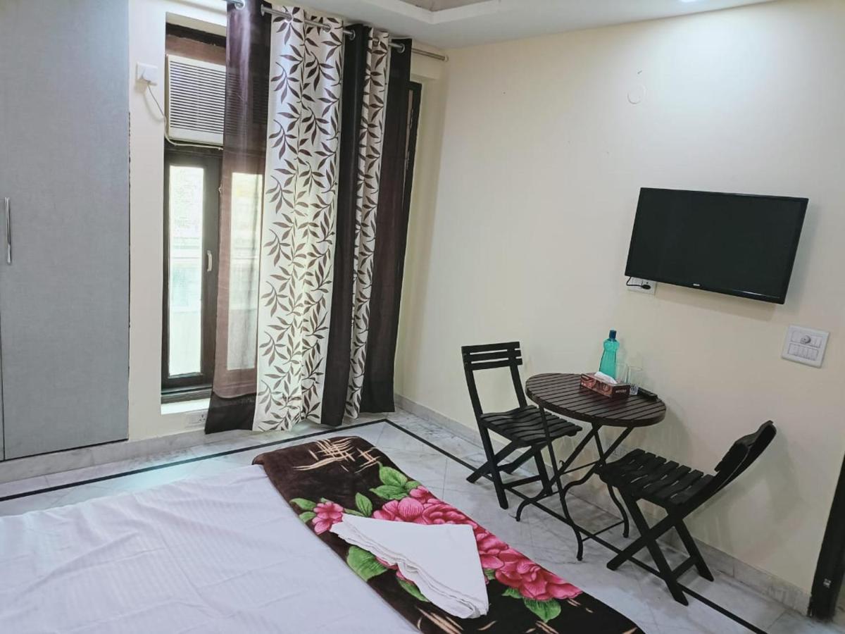 Nidhi regency