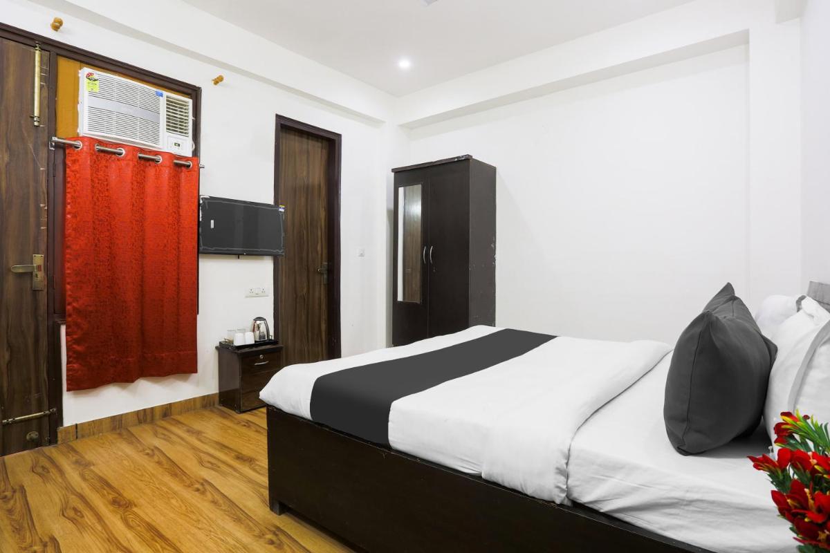 OYO 586 STAR Corporate Suites