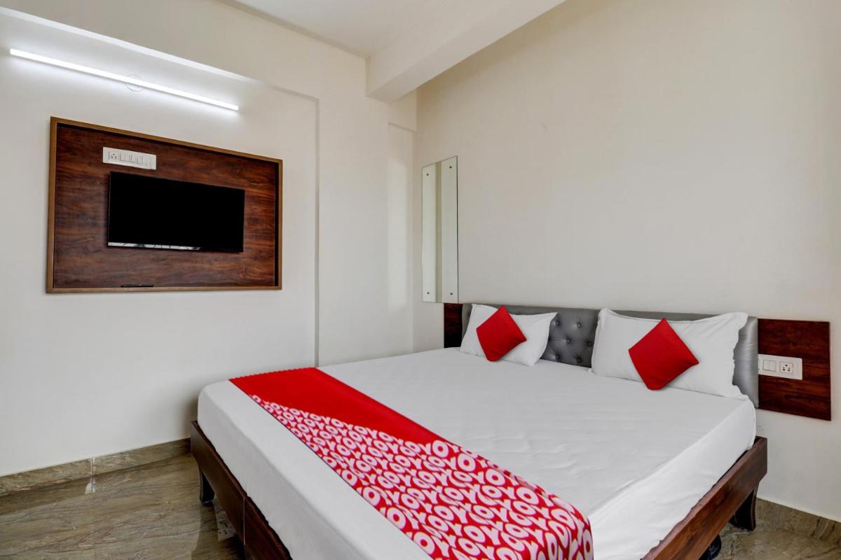 OYO 82074 Hotel Aishwarya Comfort