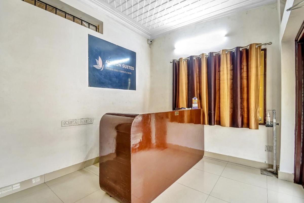 OYO Avalon Suites