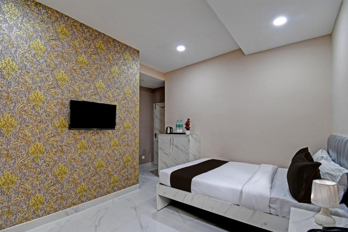 OYO B.K International Guest House