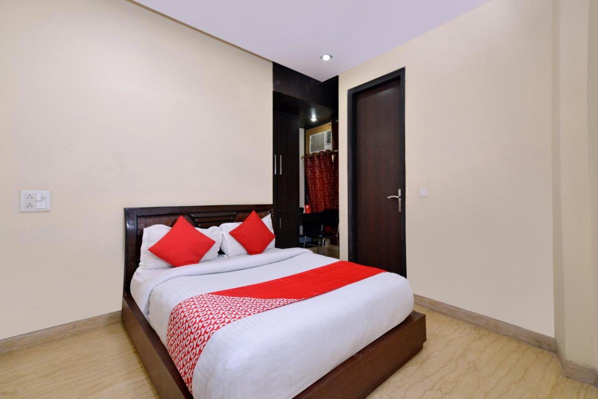 OYO Capital O Hotel Lotus B&B