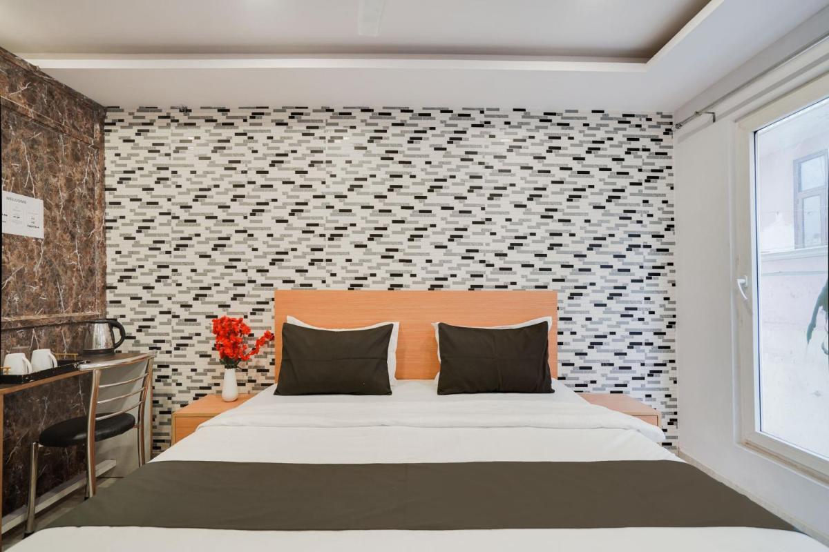 OYO Devika Inn