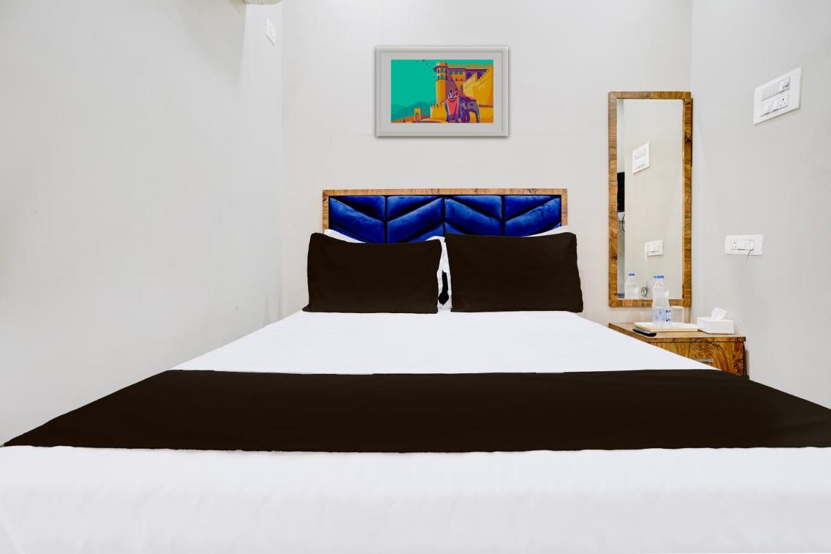 OYO Divine Fine Dine Lodging And Boarding