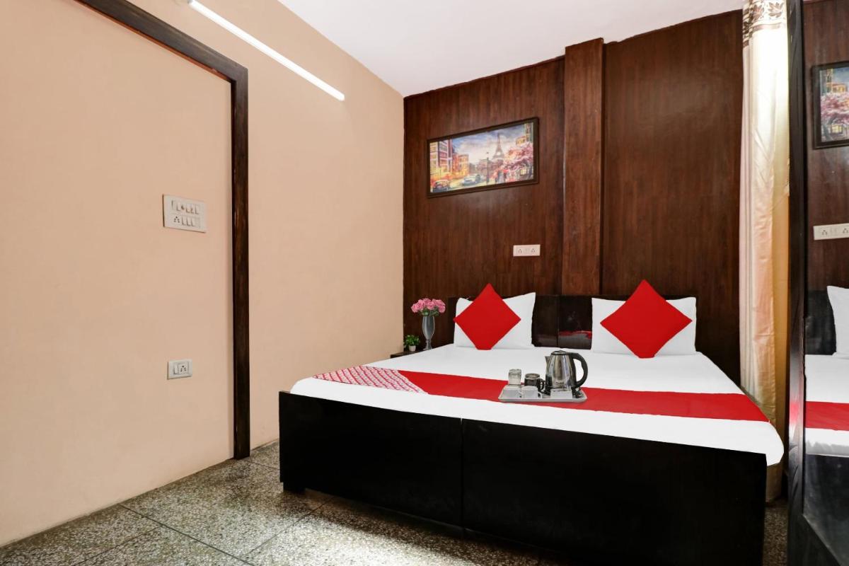 OYO Dream Palace