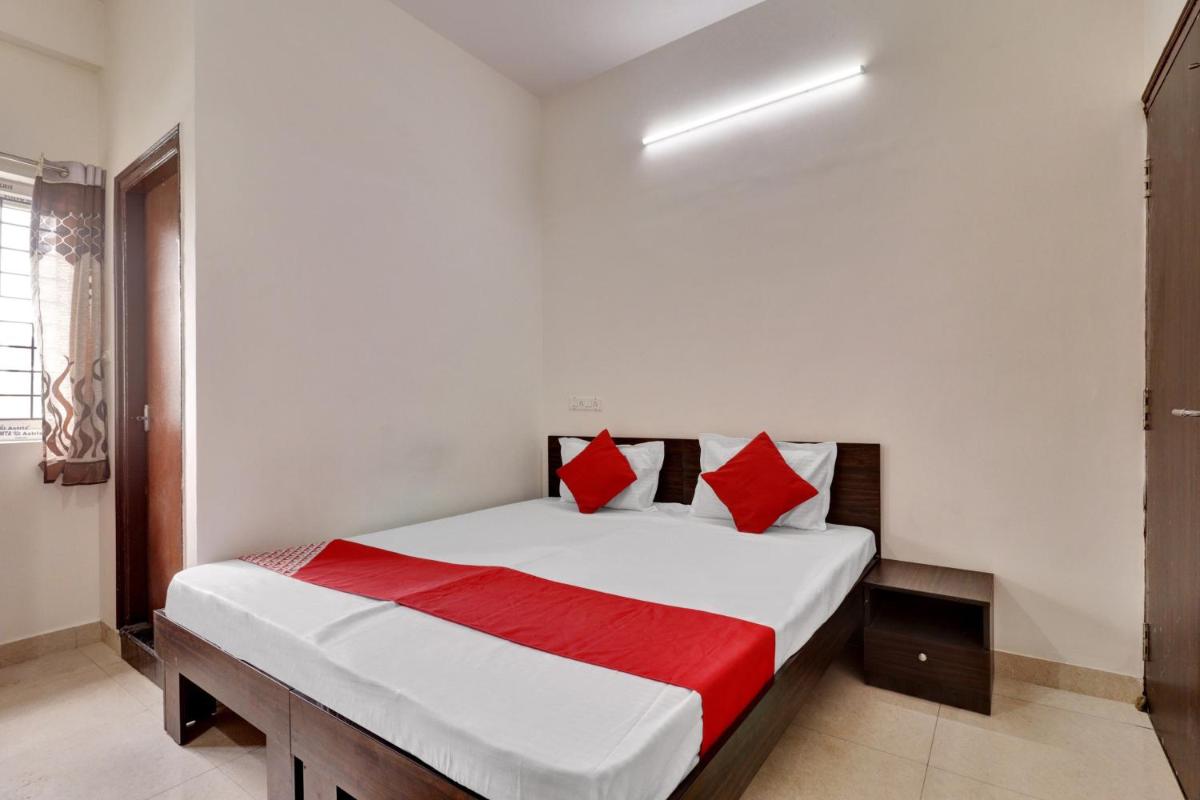 OYO Flagship 81553 Green Residency