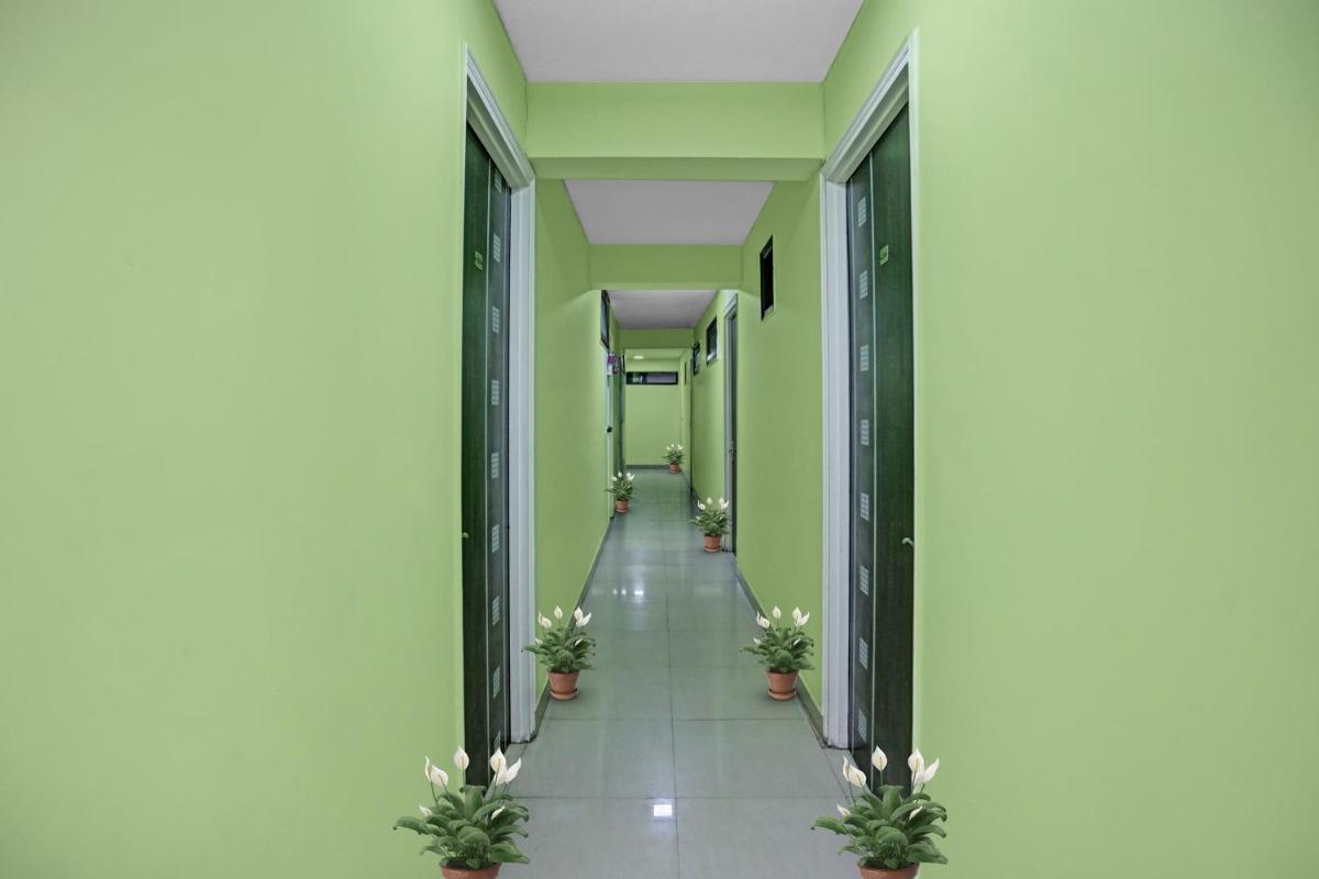 OYO Flagship 88302 Shyam Residency Near Lotus Temple