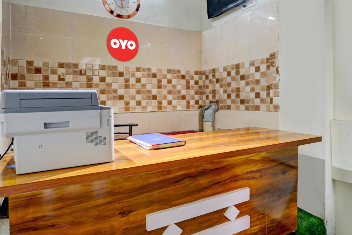 OYO Flagship Awana Residency