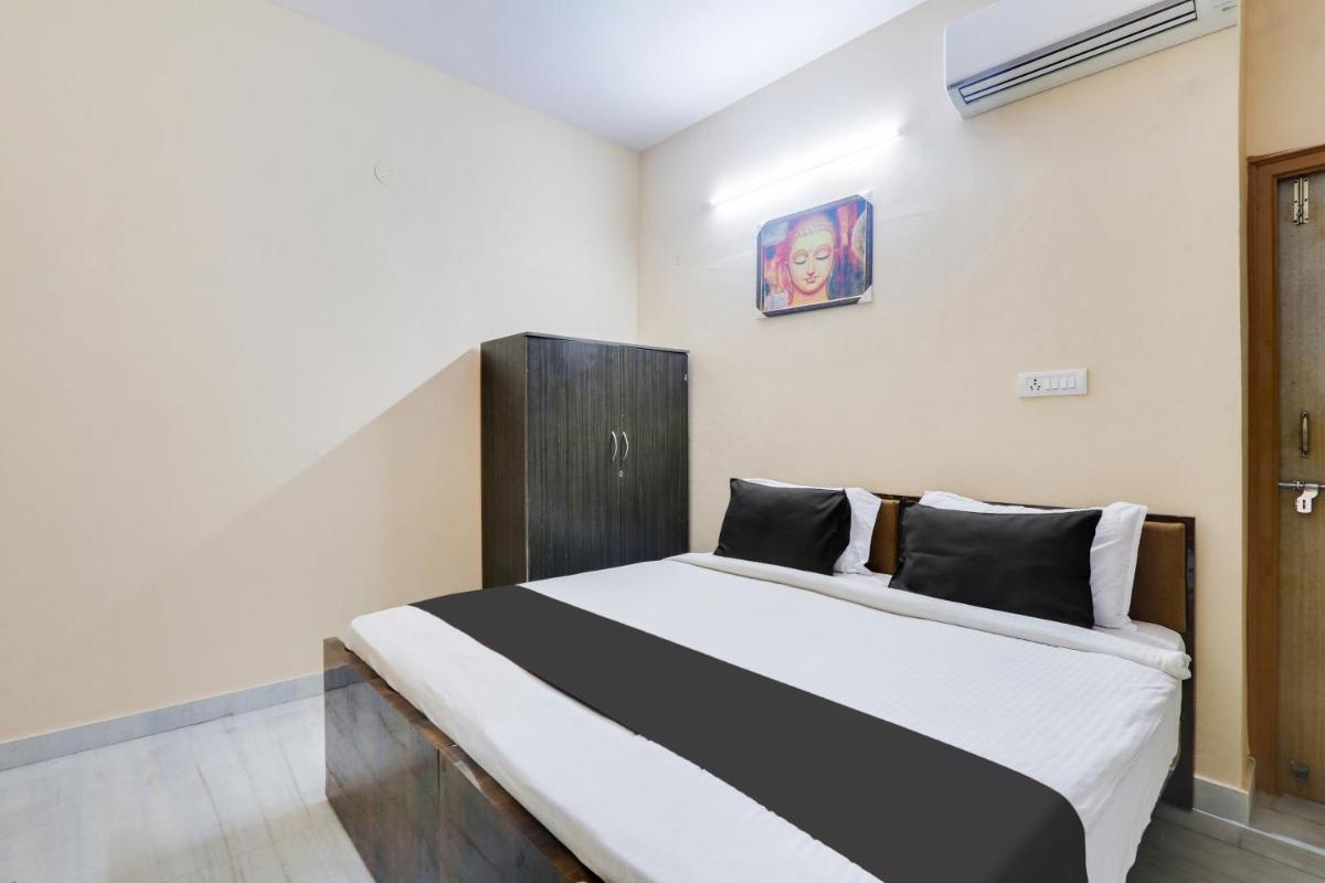OYO Flagship Castle Inn Kondapur