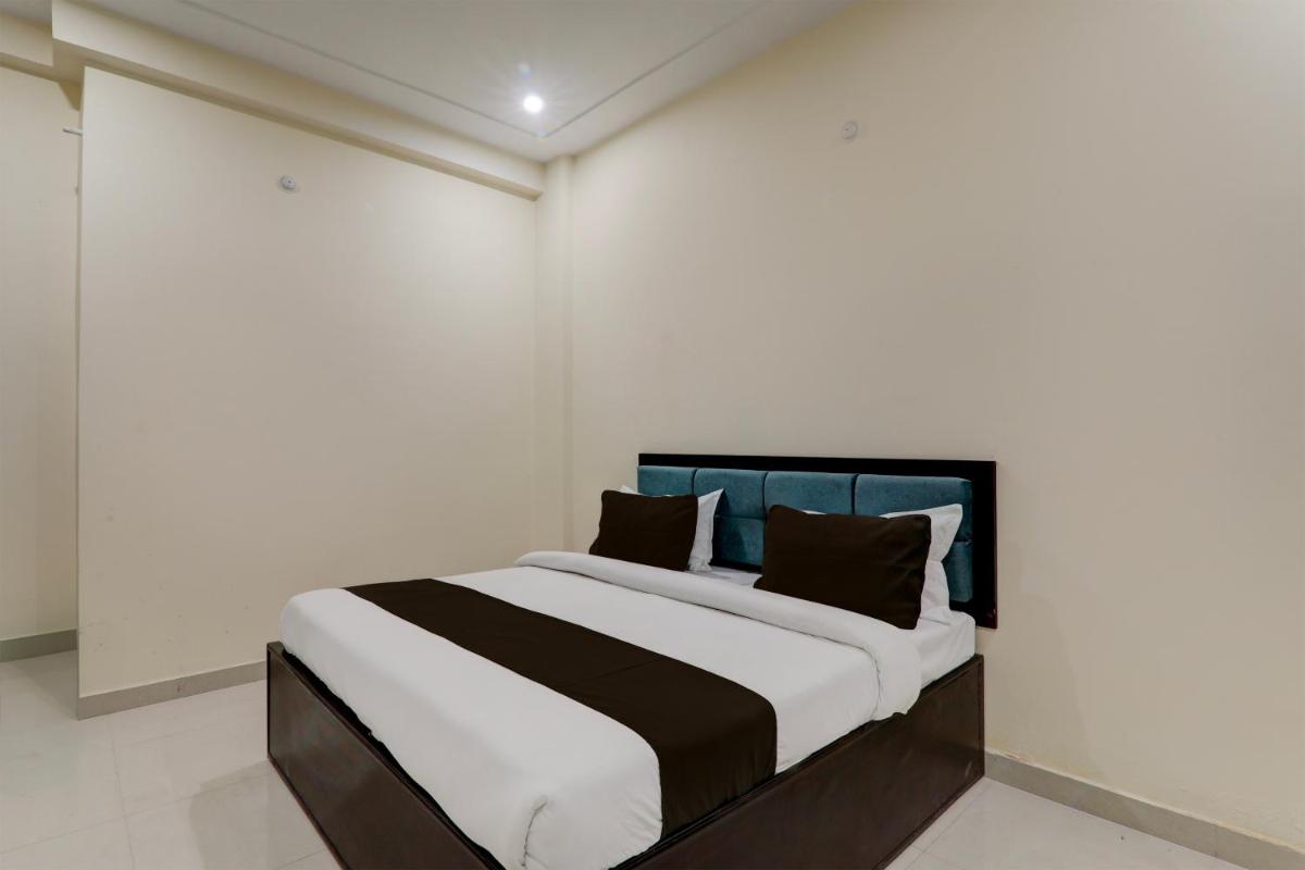 OYO Flagship Hotel JP International
