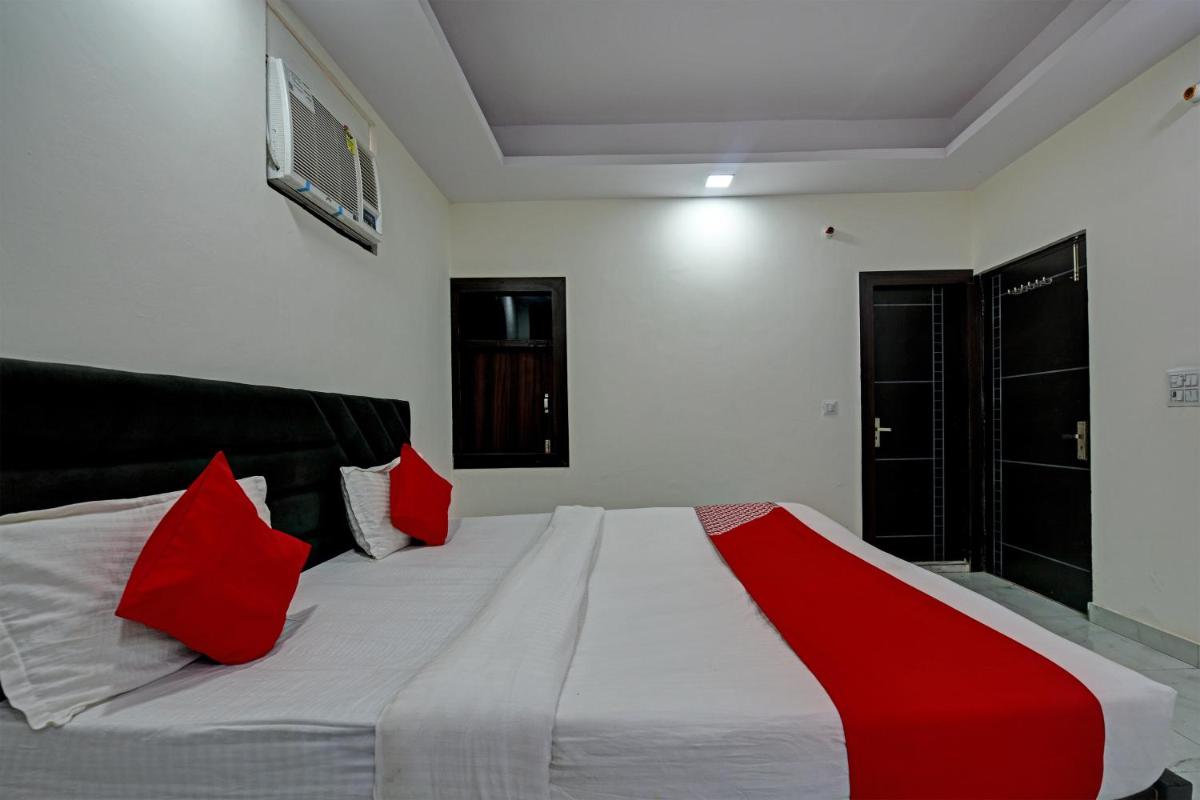 OYO Flagship Hotel Max Inn