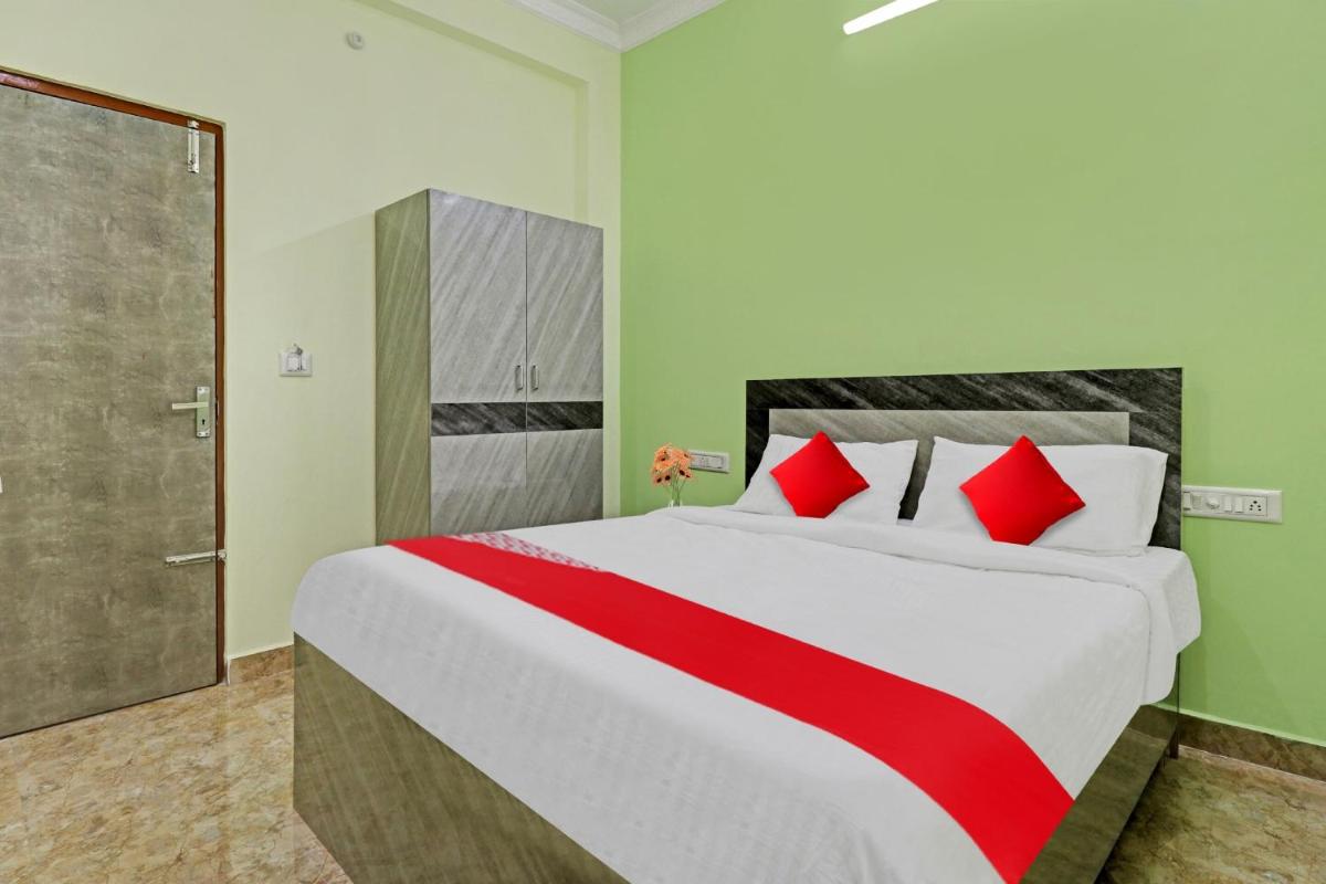 OYO Flagship HOTEL SKYSPACE Near Hare Krishna Hill