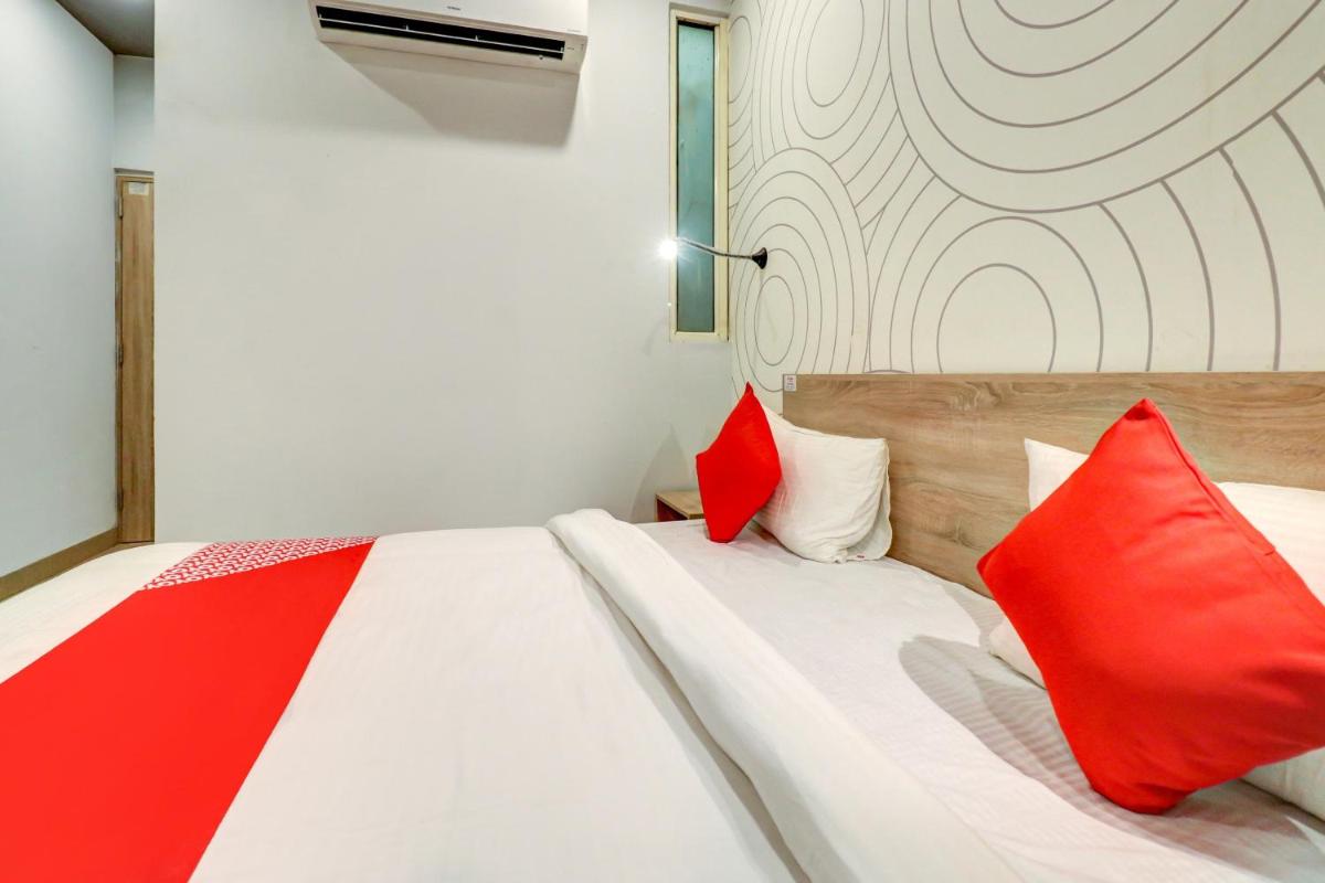 OYO Flagship JPS Grand Hotel