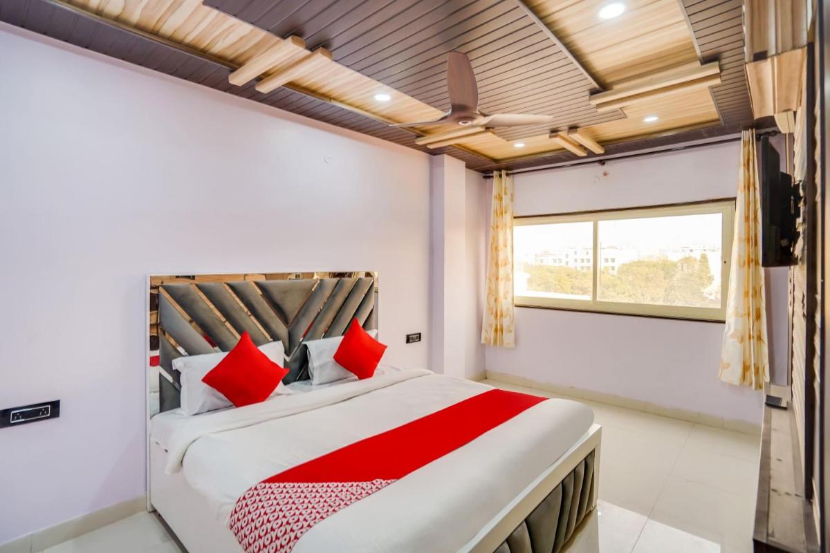 OYO Hazel Residency Near Pvr Vikaspuri Delhi