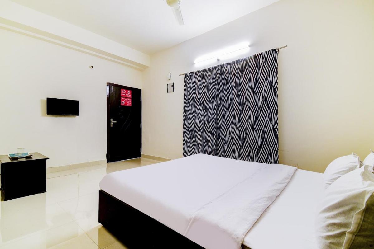 OYO Home Cozy Home