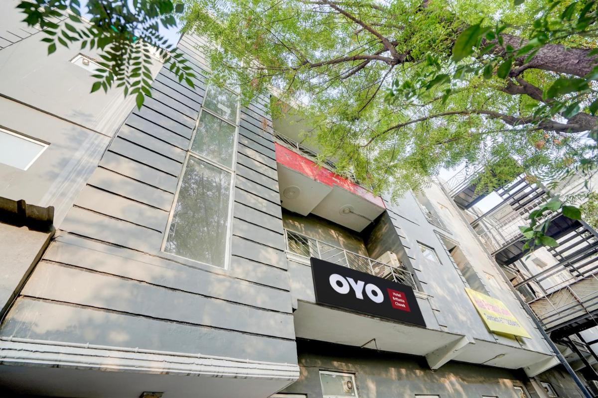 OYO Hotel Britania Chowk