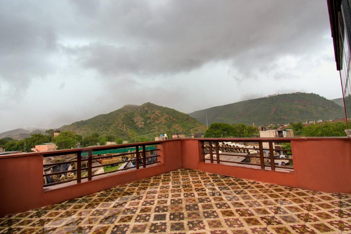 OYO Hotel Grand Akshay