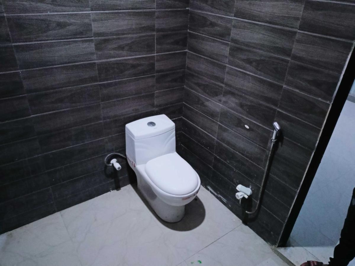 OYO Hotel Palak Near Iskcon Temple Noida