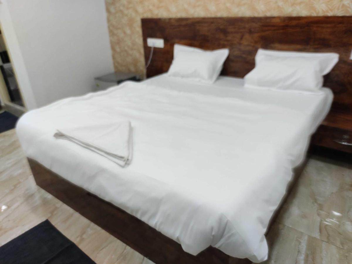 OYO Hotel R Square