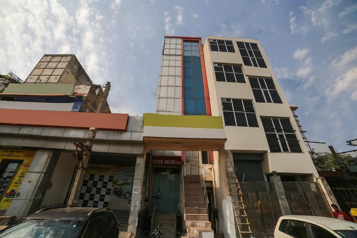 OYO Hotel West Delhi Inn Near Tdi Mall