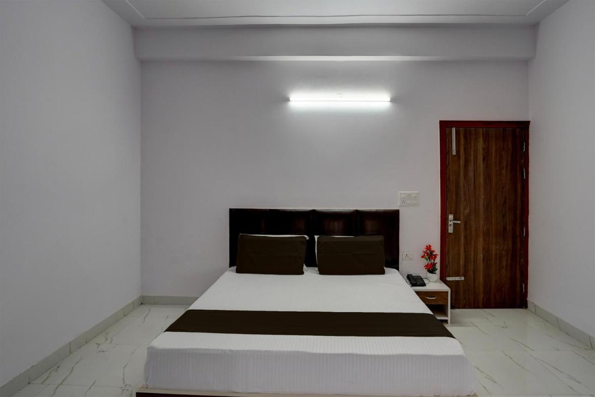 OYO Kanak Residency