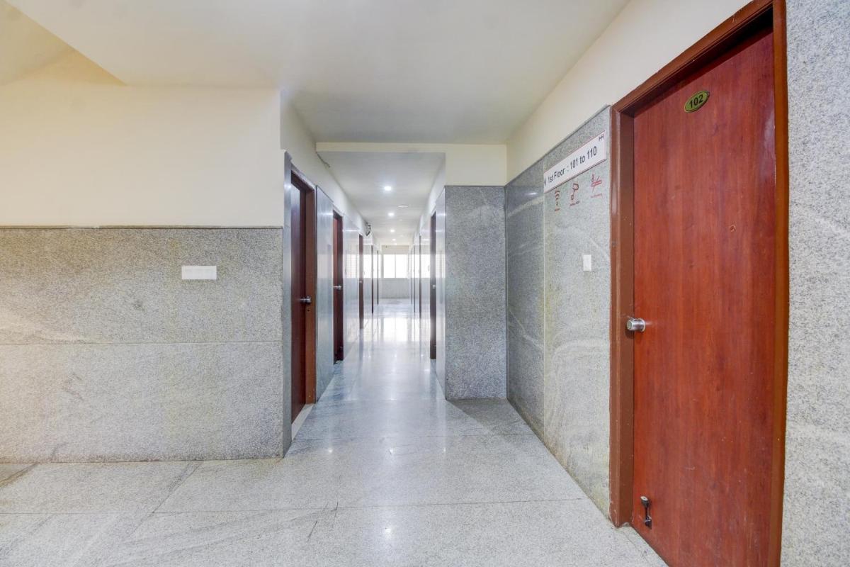 OYO NAR Comforts Near KSR Railway station