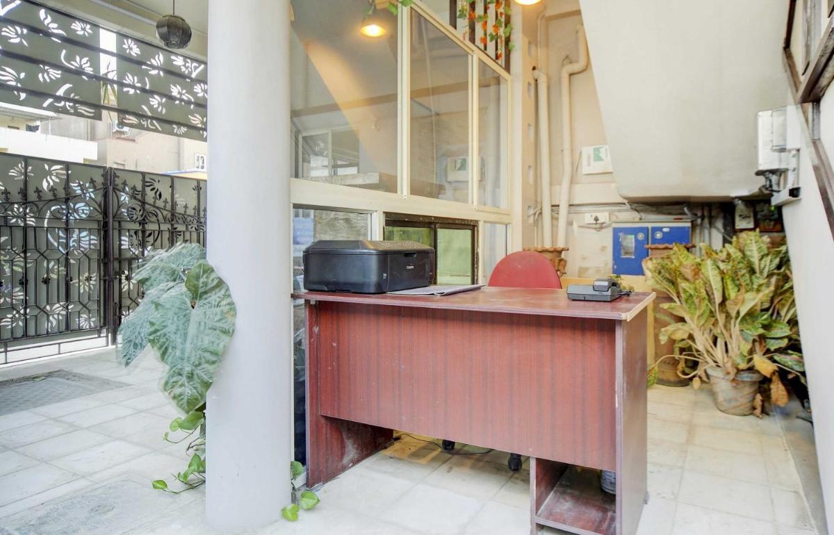 OYO RedFox Hotel